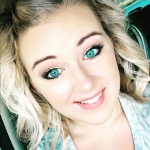 Meet your Posher, Kayla